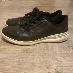 Under armor size women’s 10